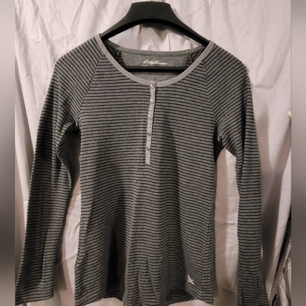 Womens Eddie Bauer long sleeve top, size L